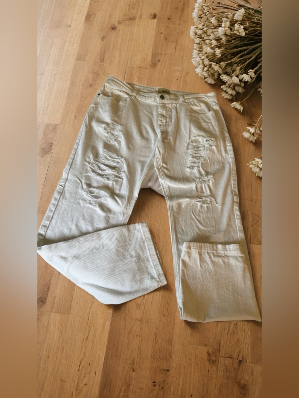 Relaxed Fit Distressed Men's Jeans - White